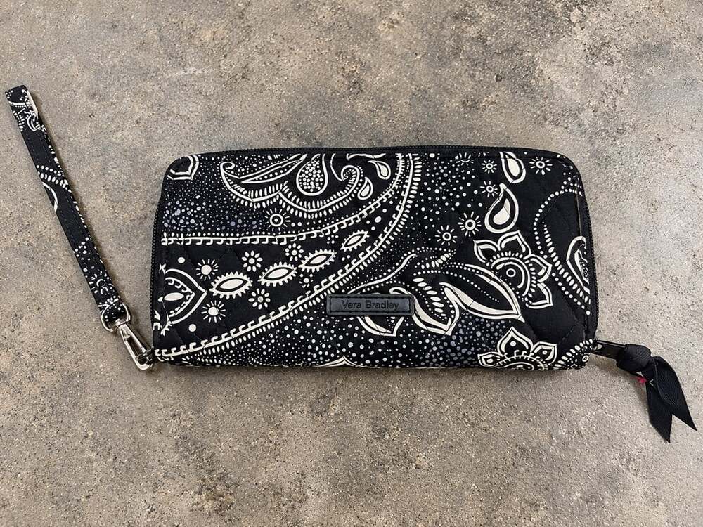 Vera Bradley Stellar Paisley RFID Tech Wristlet Quilted Cotton Wallet